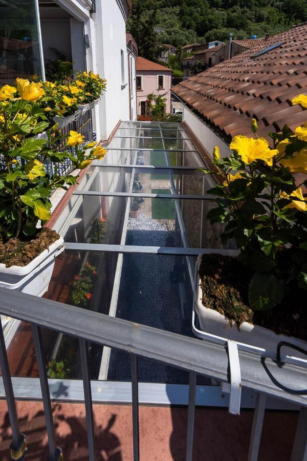 Ispani Inn Resort Exteriör bild